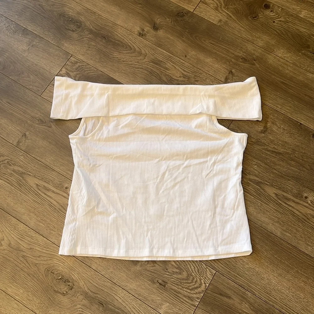 Plus size white Old Navy off-shoulder top - Picture 3 of 7